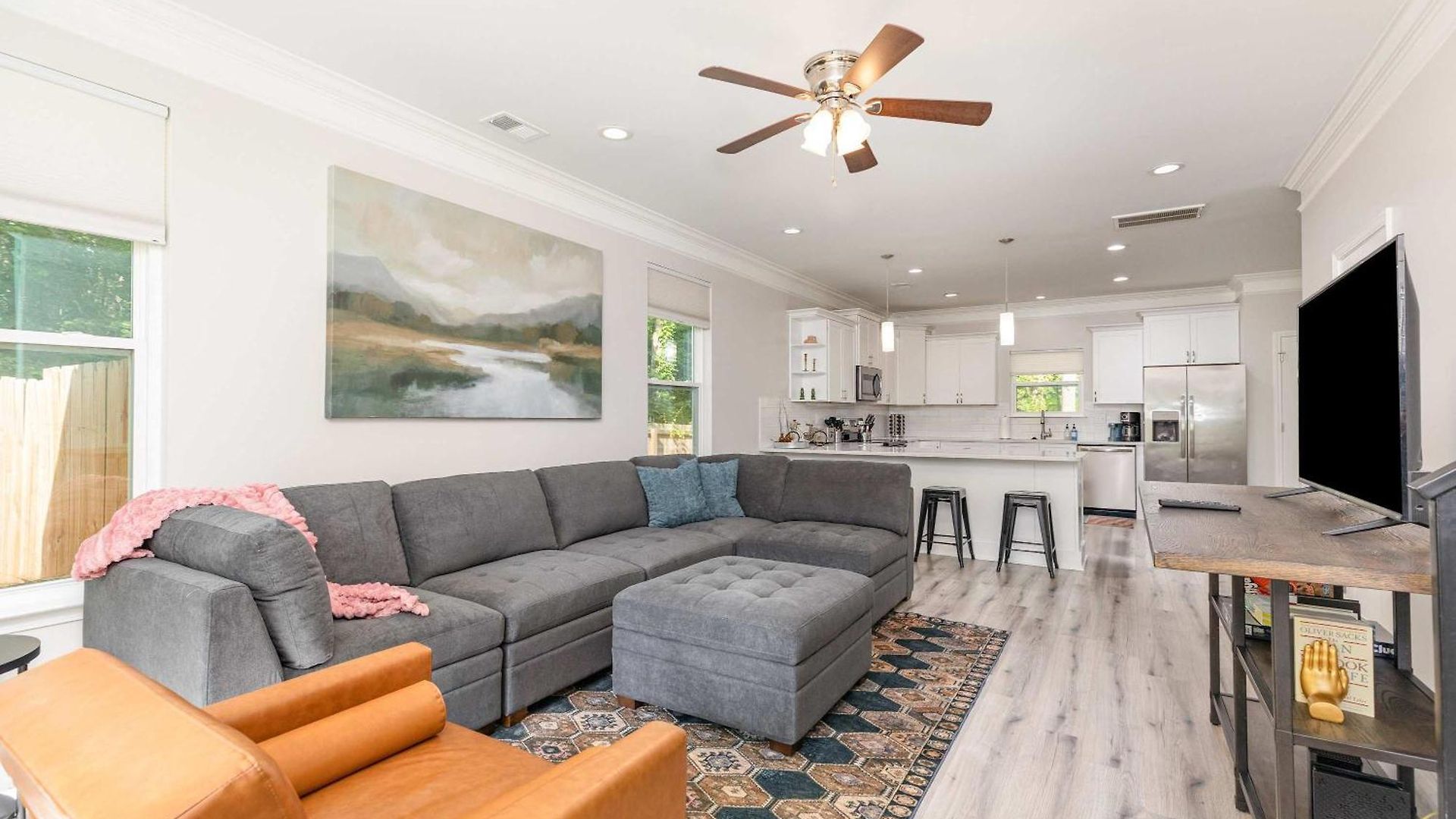 Holiday home New Listing! Sleeps 11 - Fenced In Backyard