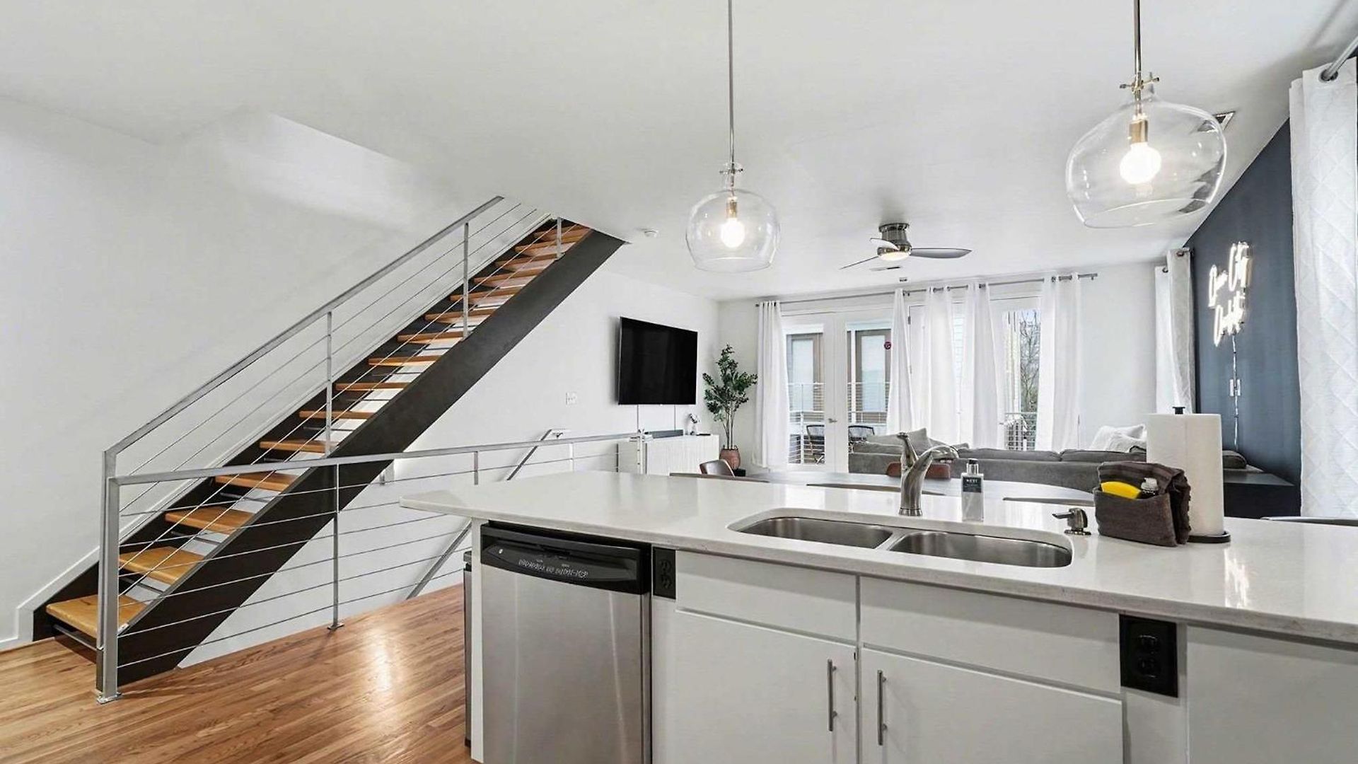 New! Minutes To Uptown Clt W King Holiday home *