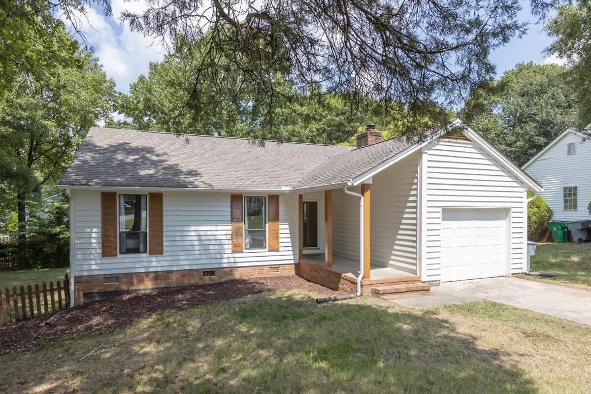 Cozy Single-story Near Pineville Hospital, Games Charlotte