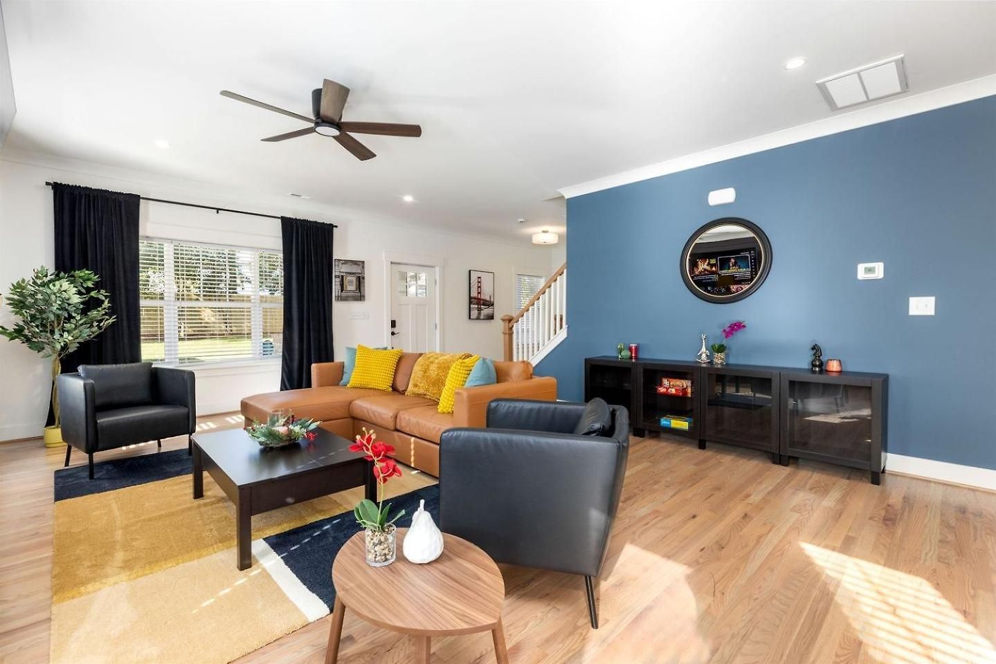 Vibrant Urban Vacation Oasis Near Catawba River In North Carolina *