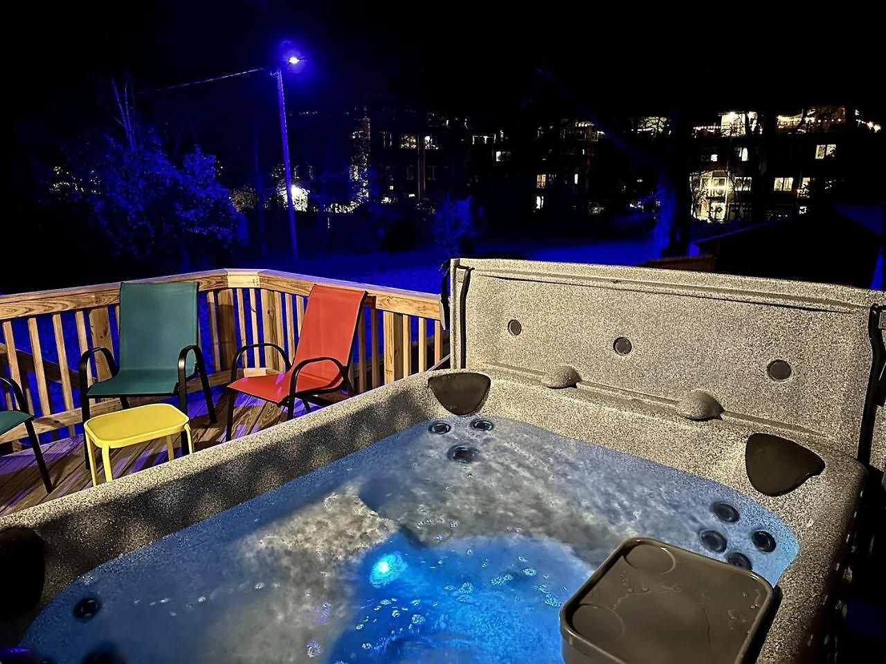 Radiant Urban Vacation Sanctuary Near Catawba River In North Carolina Holiday home Charlotte