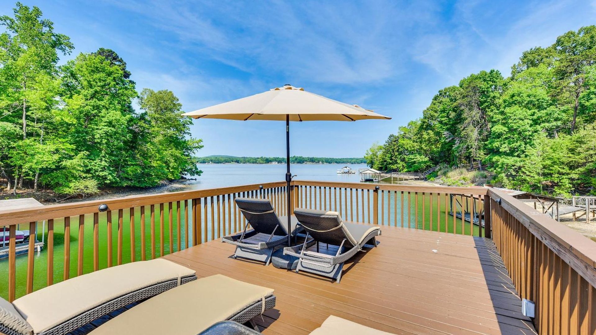 Hot Tub, Dock, Game Room! Stunning Wylie Holiday home