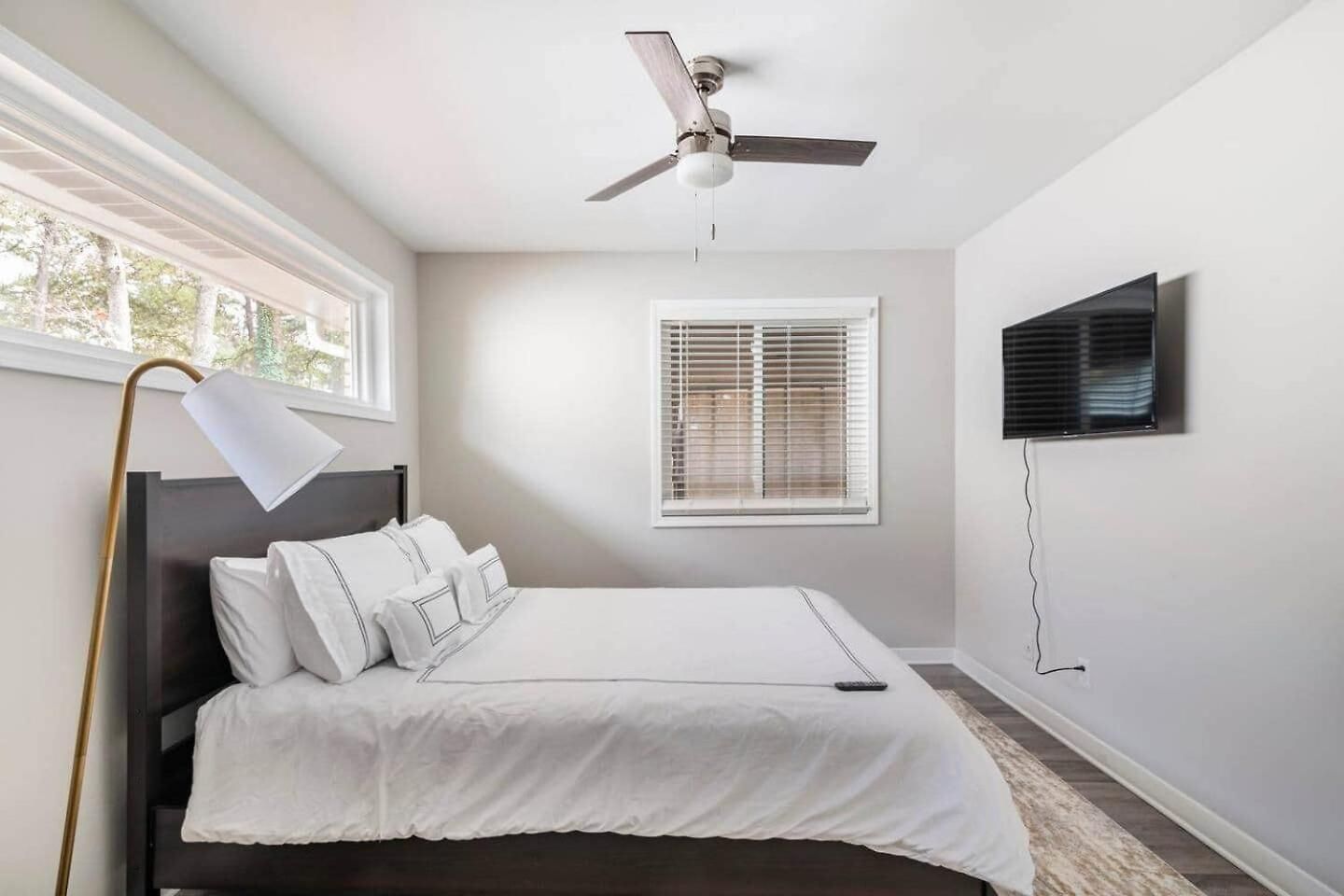 Escape W/ Spacious Yard Holiday home *