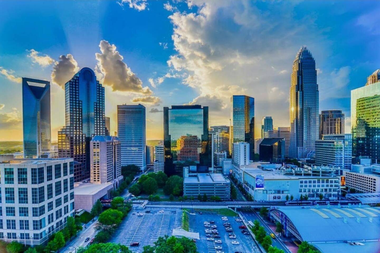 Near Uptown & Minutes To Hospital, Free Wi-fi, Coffee & Gym