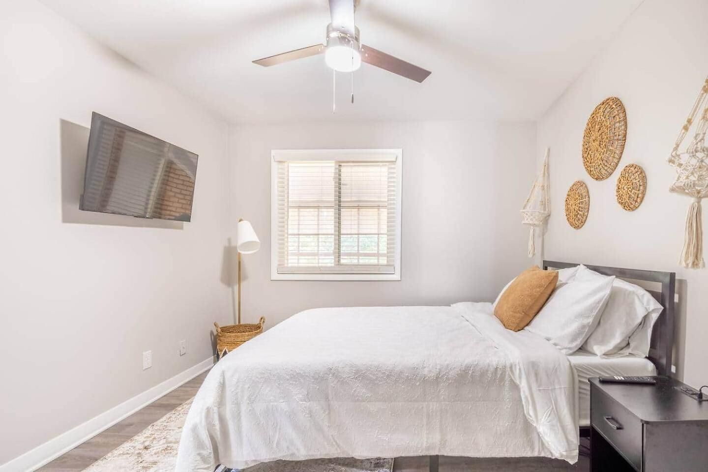 W/ Spacious Outdoor Space