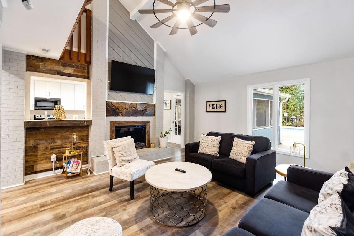 Poolside Paradise In The Heart Of * Charlotte