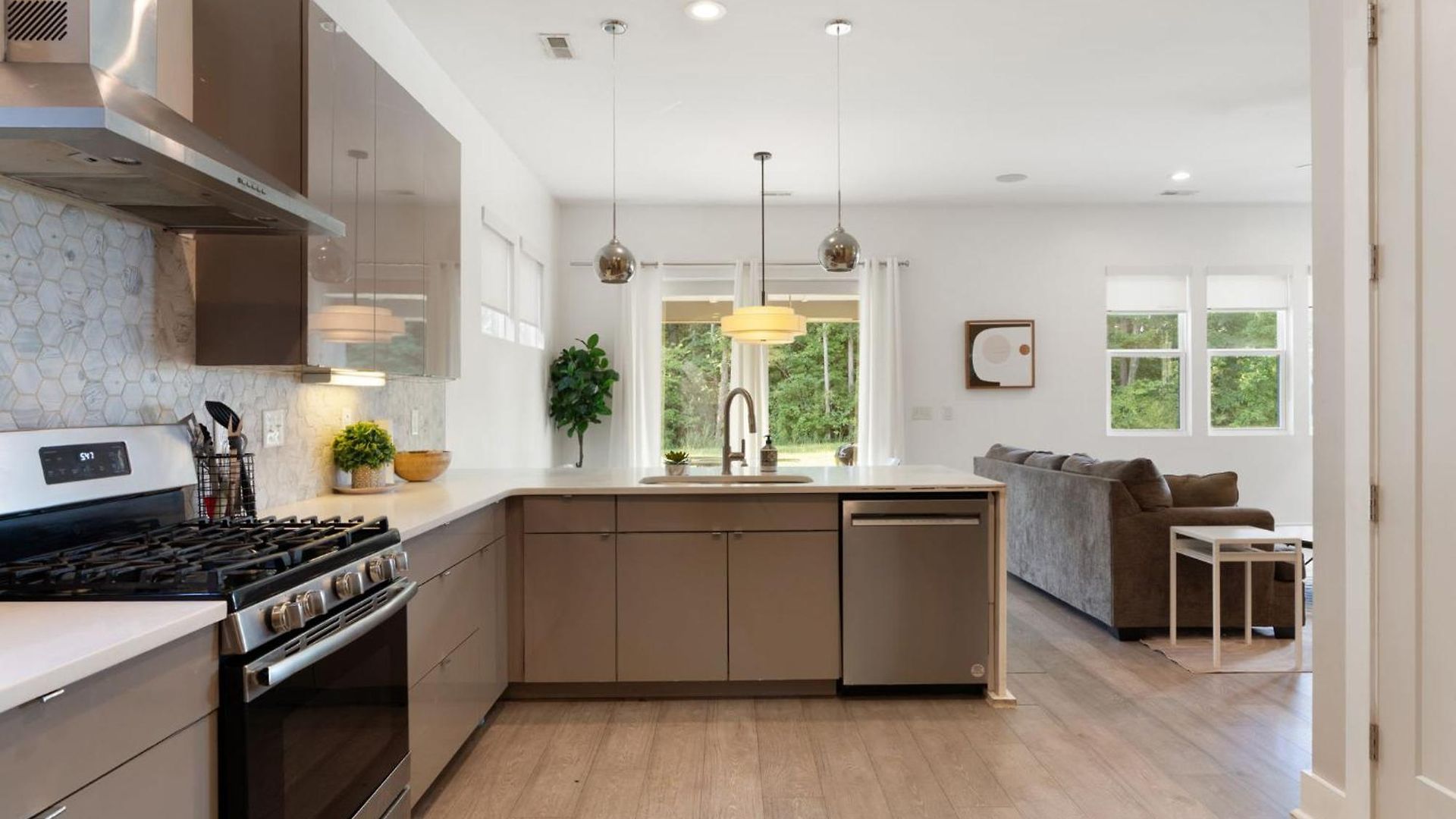 Charming 3br With Patio