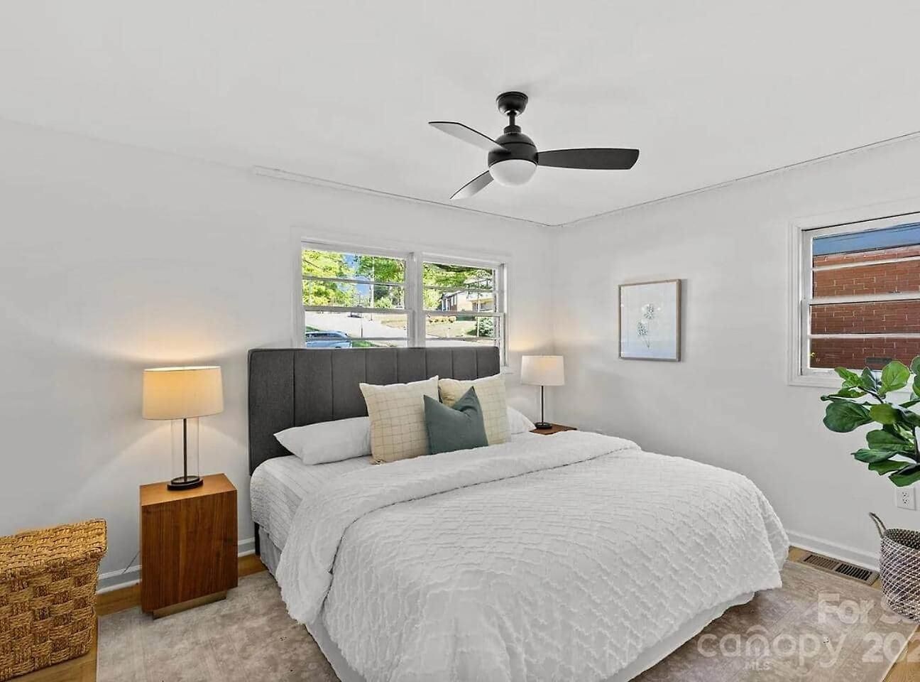 Modern 3br Retreat •10 Mins To Uptown • Large Yard