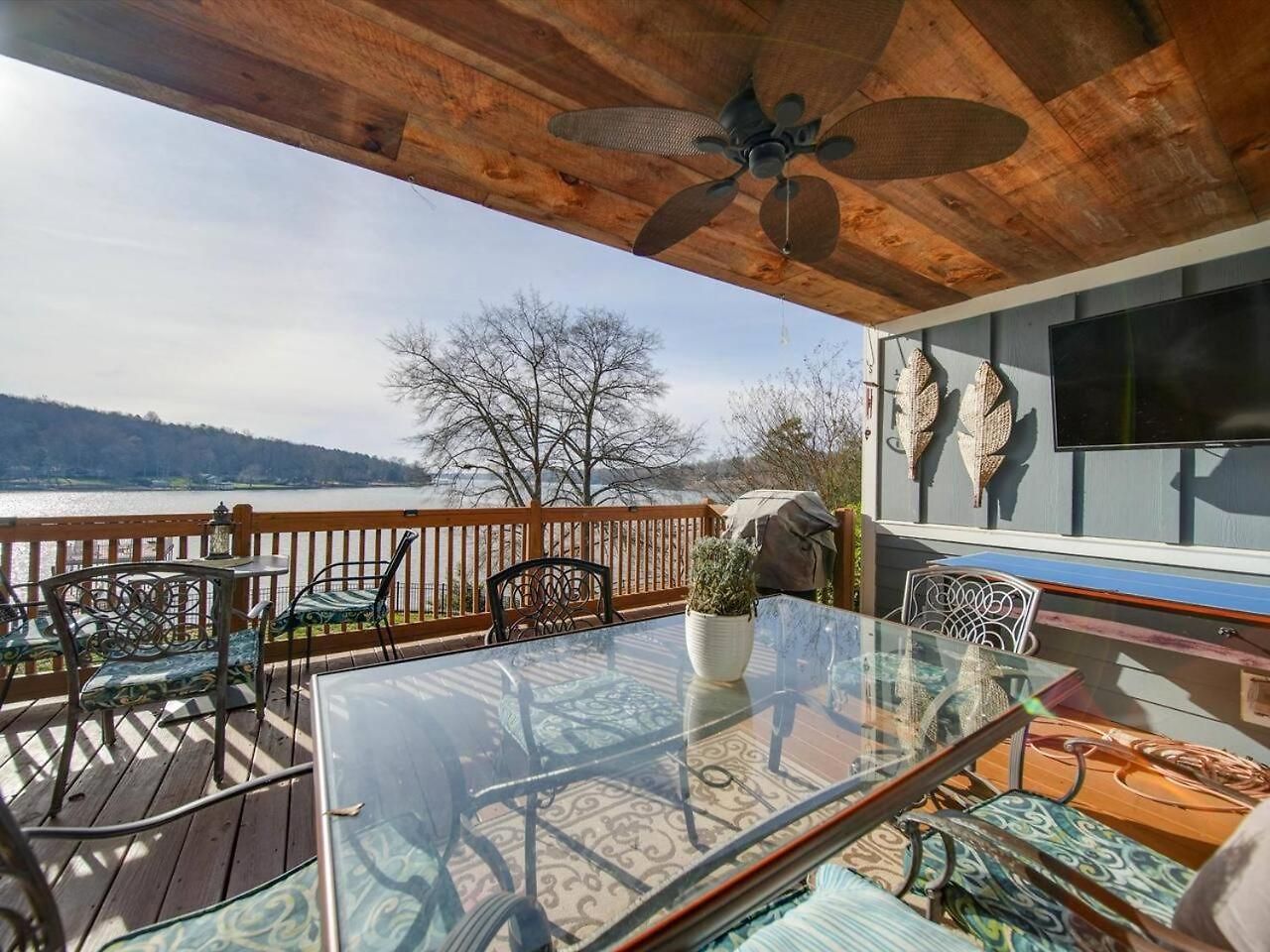 Holiday home Du - Lakefront Retreat Charlotte