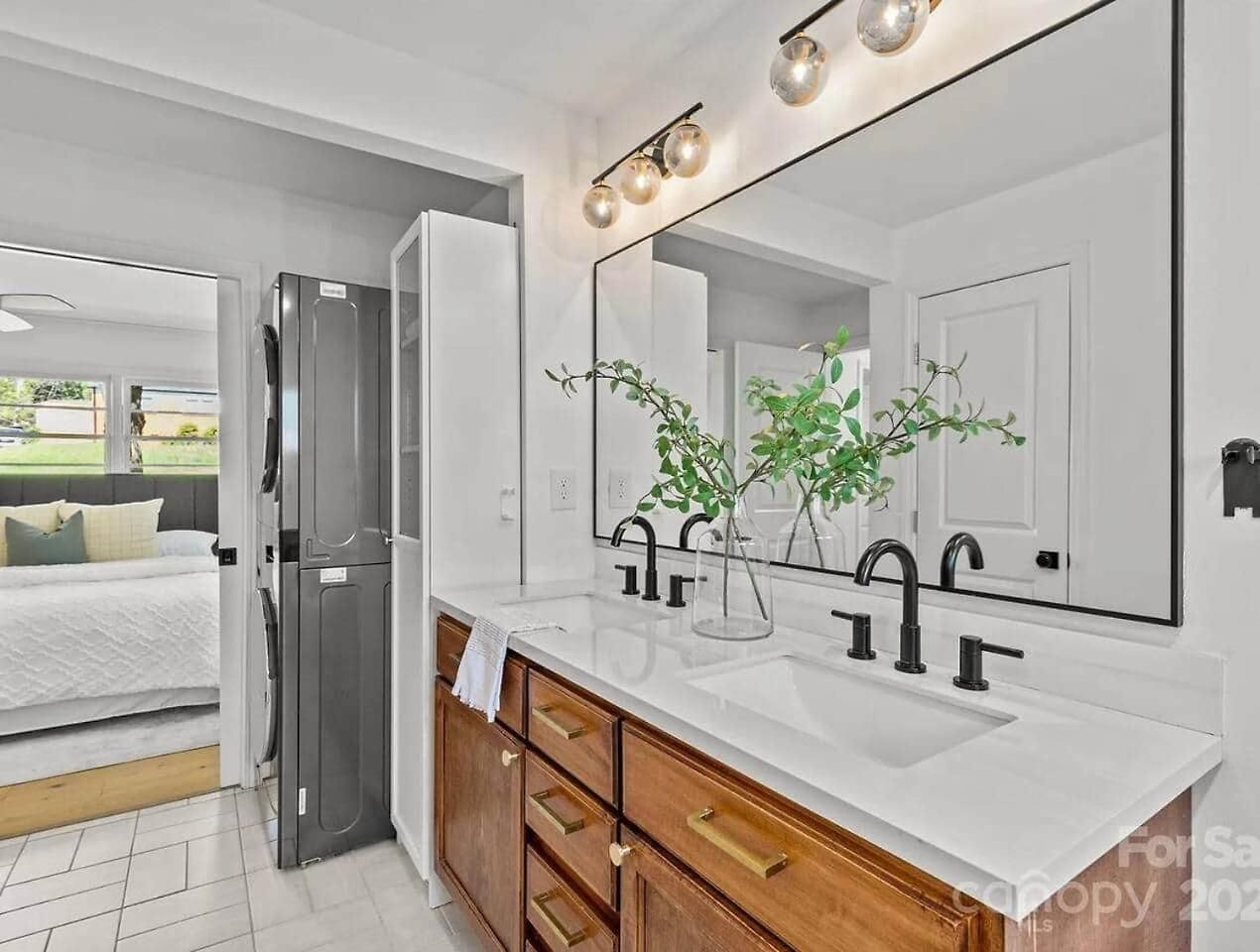 Modern 3br Retreat •10 Mins To Uptown • Large Yard * Charlotte