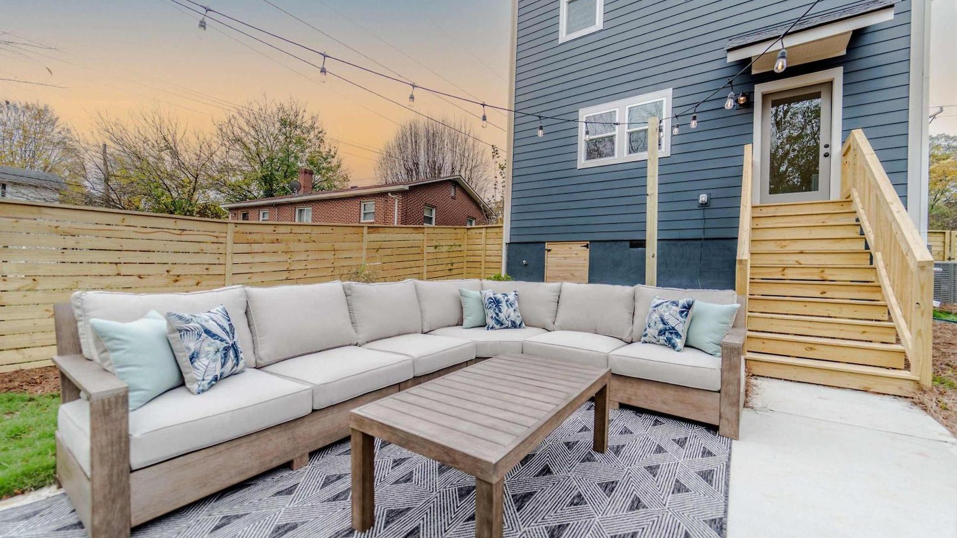 New Listing! 3br With King And Fenced In Yard * Charlotte