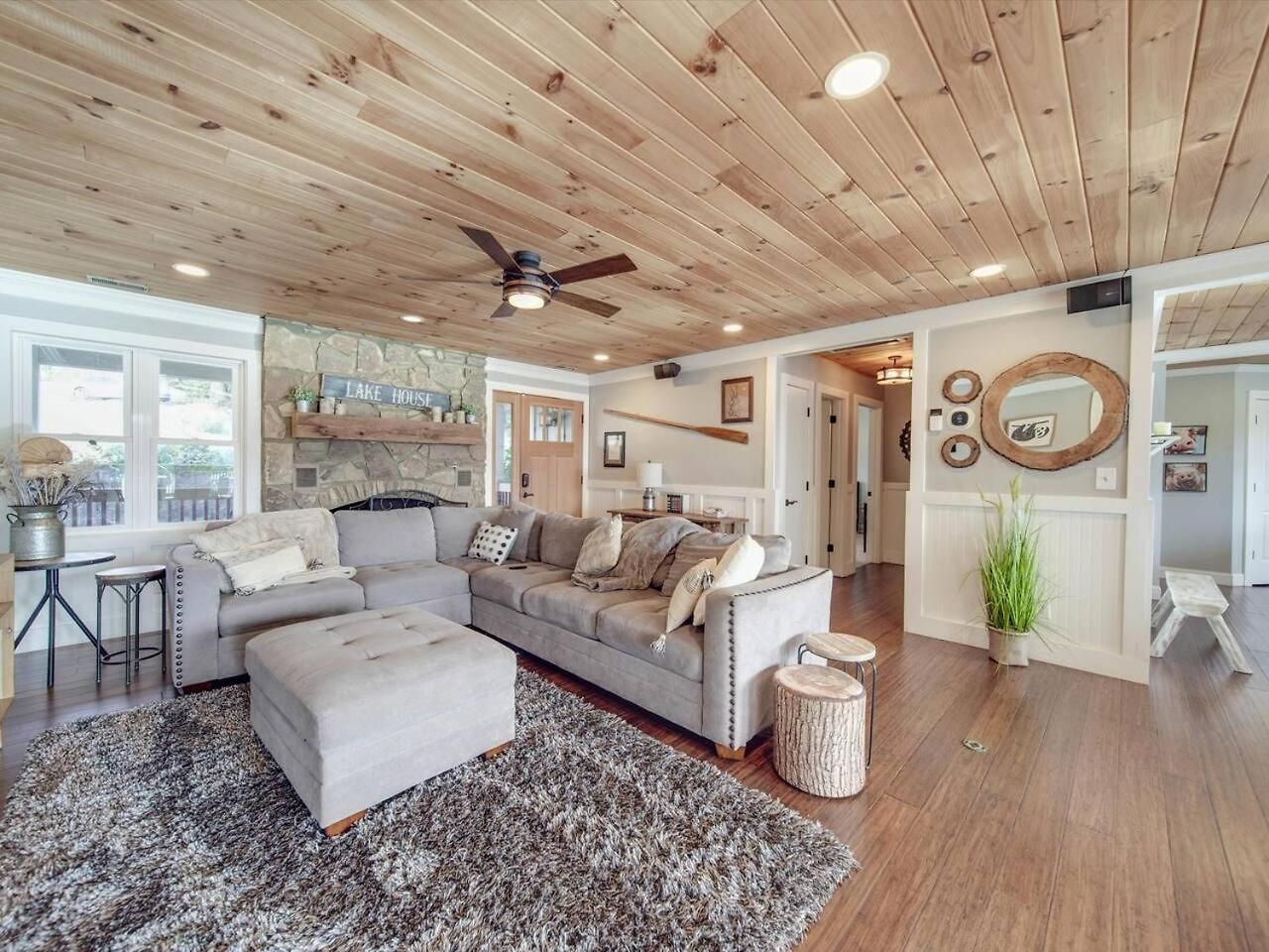 Holiday home Du - Lakefront Retreat Charlotte
