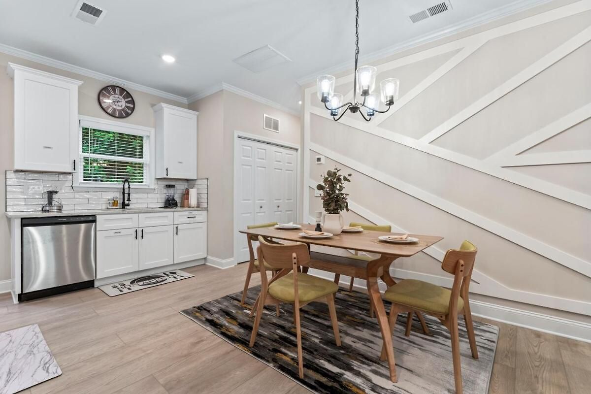 Away Near Uptown & Airport With Fenced Yard Charlotte