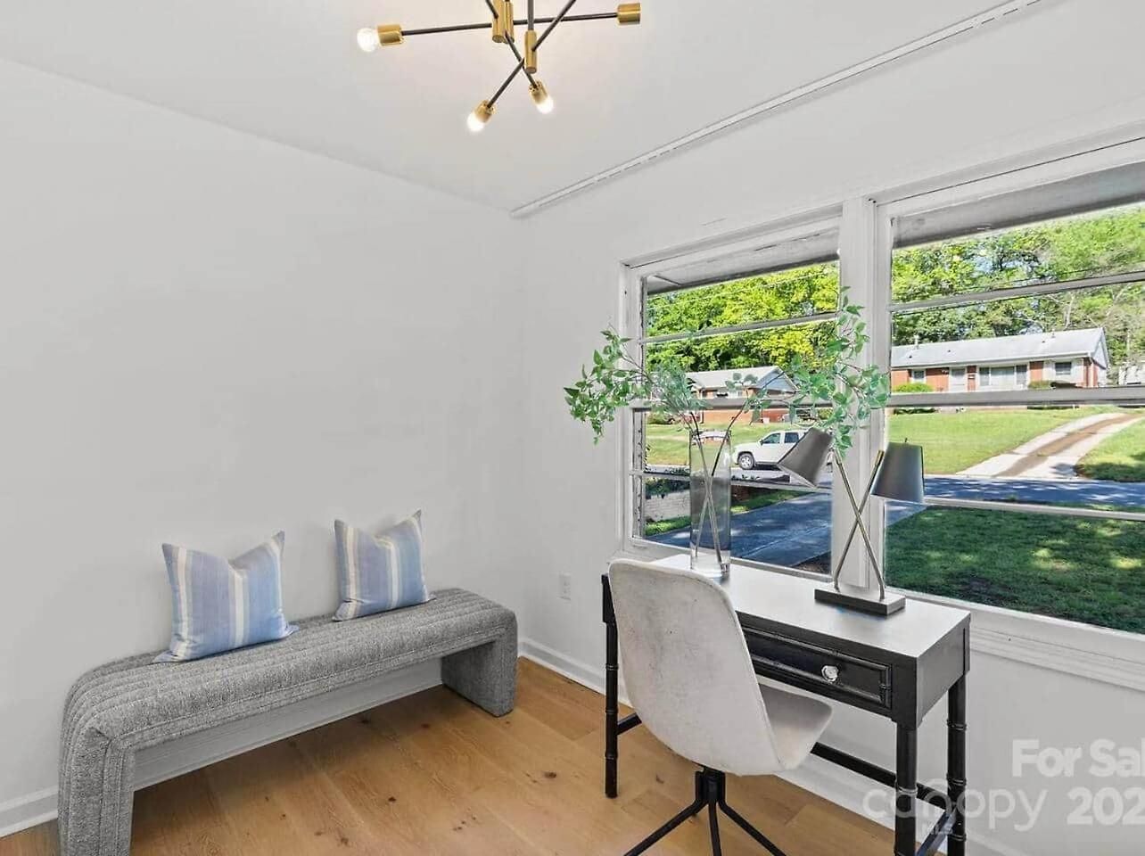 Modern 3br Retreat •10 Mins To Uptown • Large Yard Holiday home Charlotte