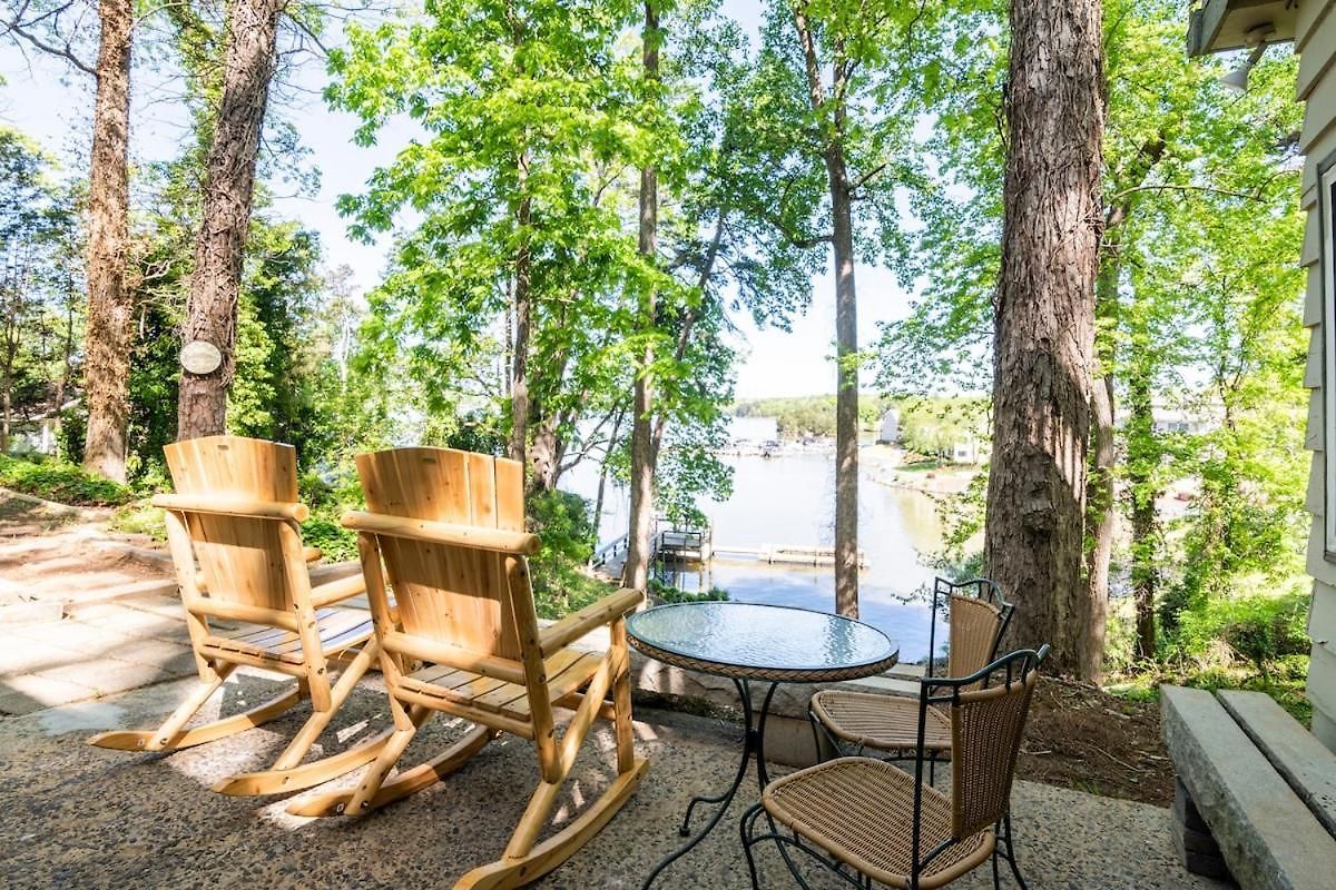 Waterfront Cottage, Fiery Sunsets * Charlotte