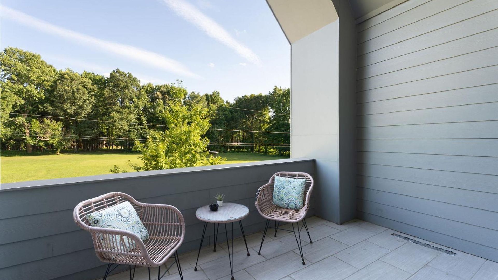 Holiday home Charming 3br With Patio *