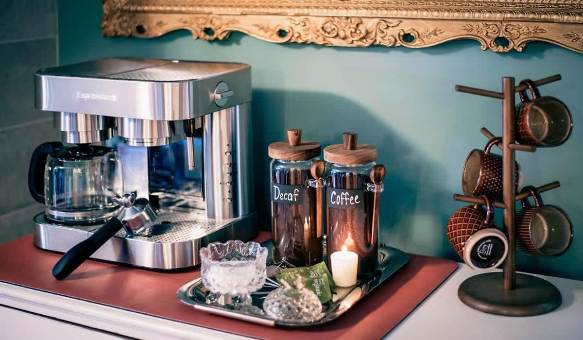 Alice & Wonderland Wellness Themed Uptown Spot Holiday home *