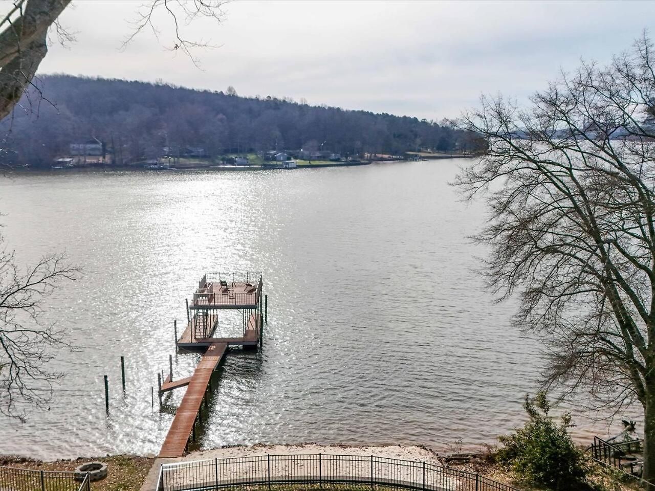 Du - Lakefront Retreat Charlotte