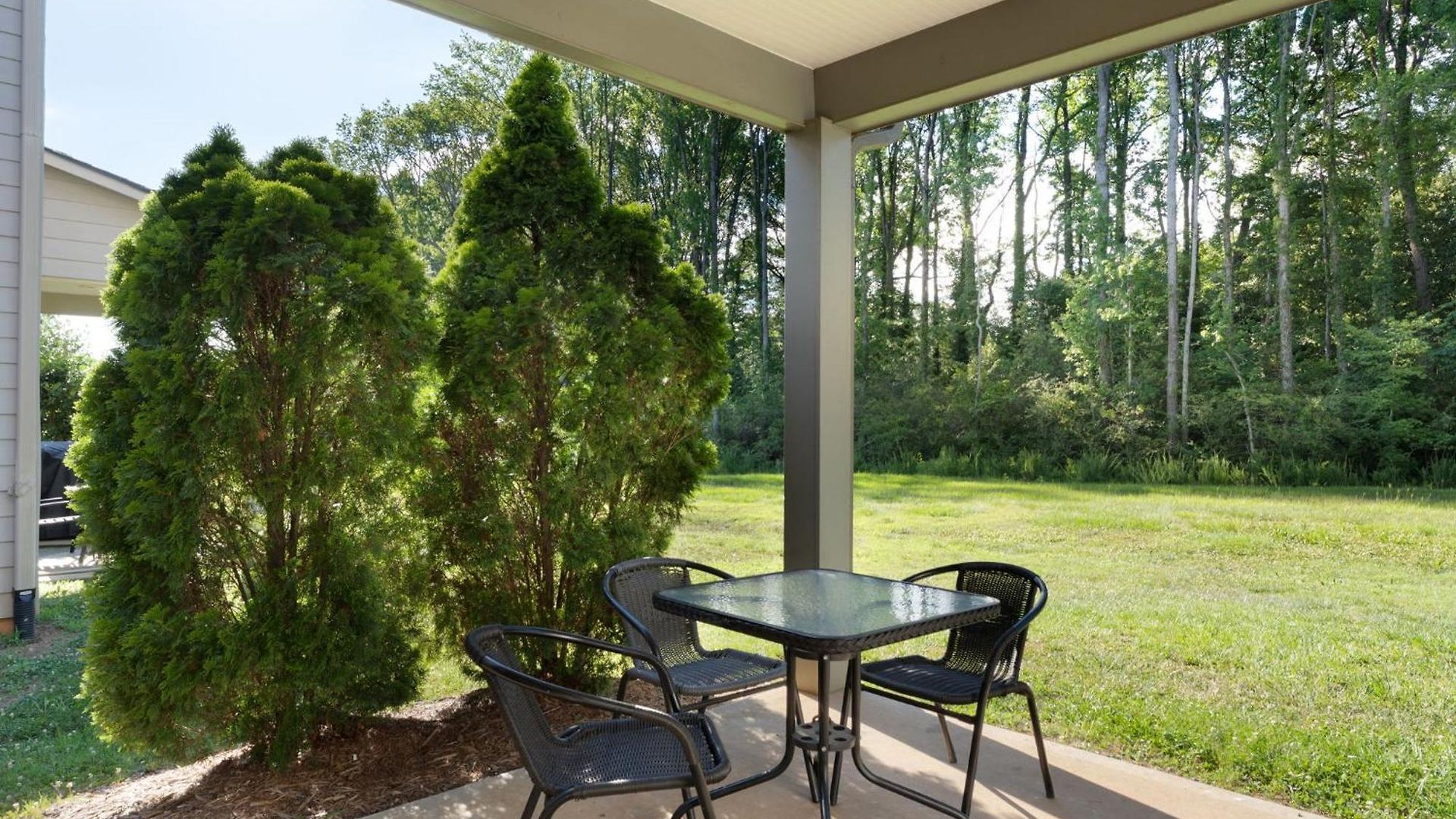 Holiday home Charming 3br With Patio
