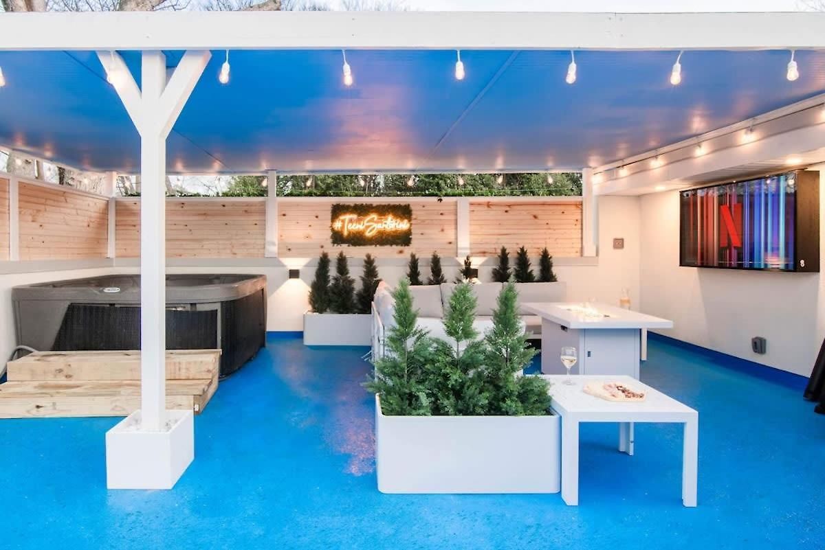 Holiday home Teeni Santorini Rooftop Lounge Sauna & Hot Tub