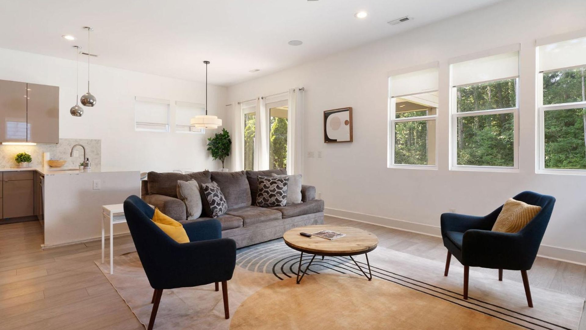 Holiday home Charming 3br With Patio Charlotte