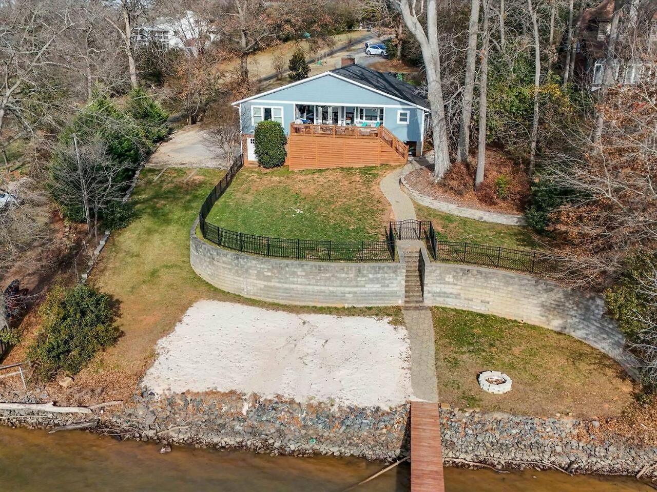 Holiday home Du - Lakefront Retreat Charlotte