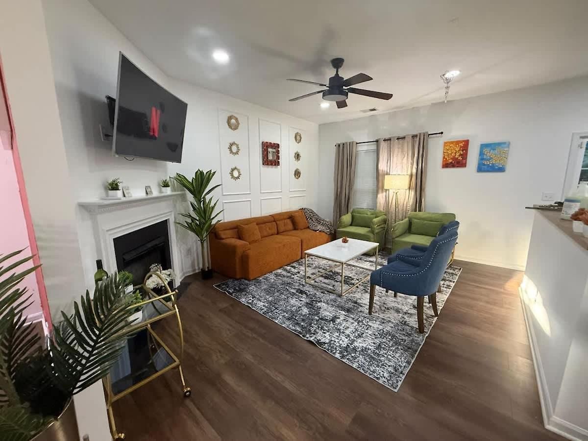 Luxe 3br 1 King 1 Queen Near Uncc & Concord Mills Holiday home Charlotte
