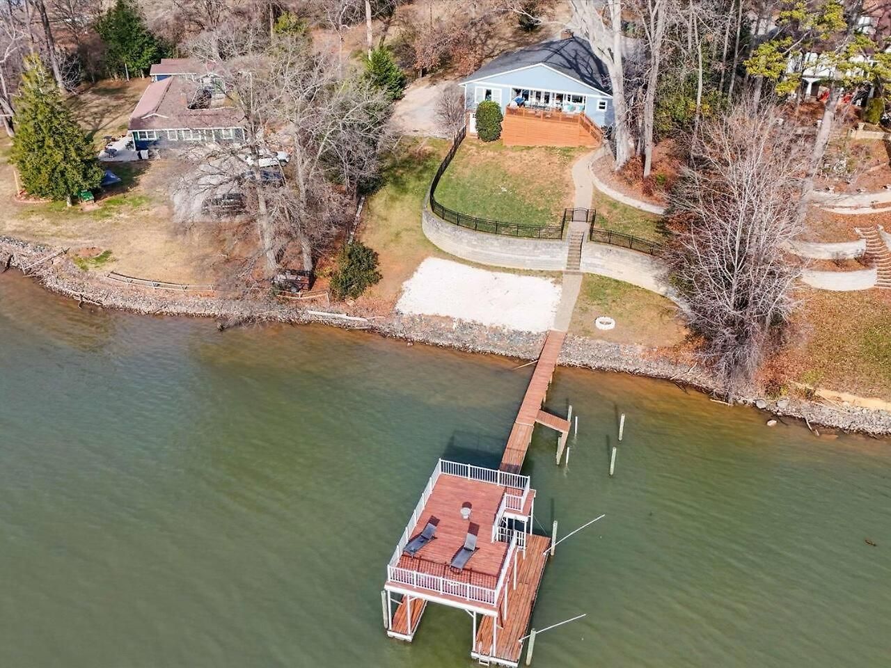 Du - Lakefront Retreat Holiday home