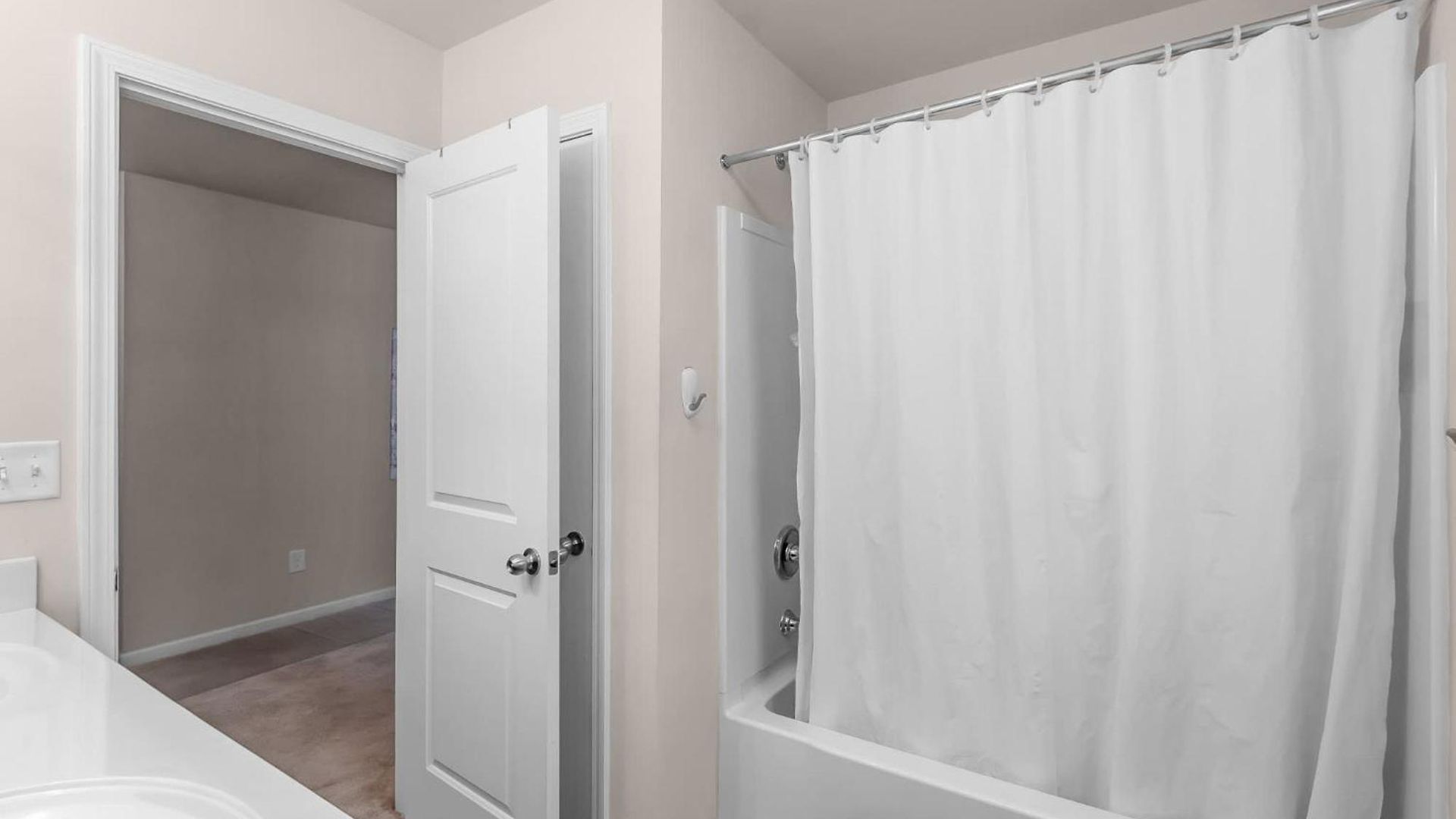 Peaceful 3br House With Ac Holiday home Charlotte