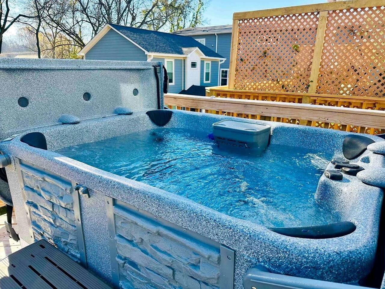 Radiant Urban Vacation Sanctuary Near Catawba River In North Carolina * Charlotte