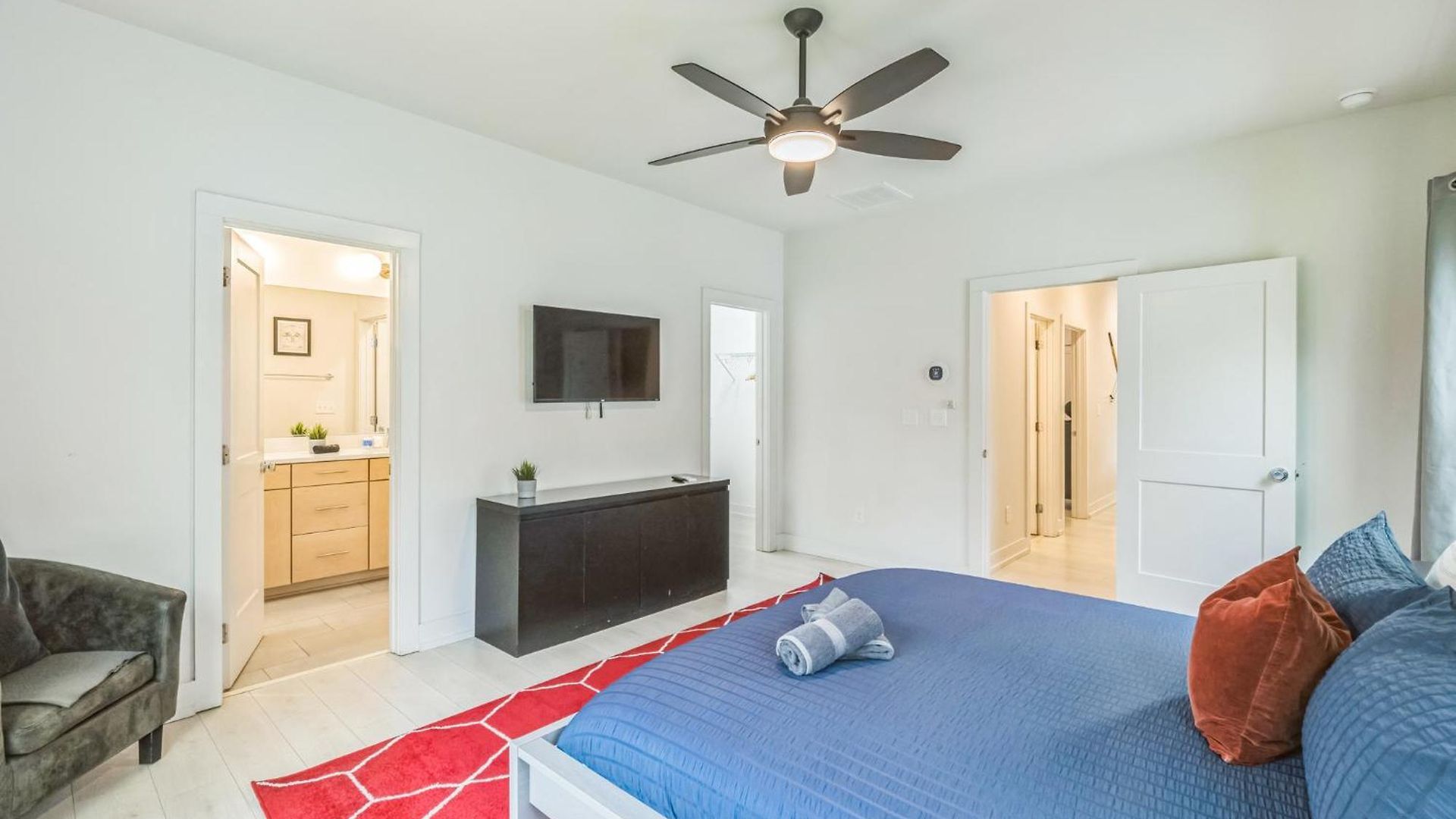 Spacious King Ste*pool Table*mins To Noda & Uptwn! Charlotte