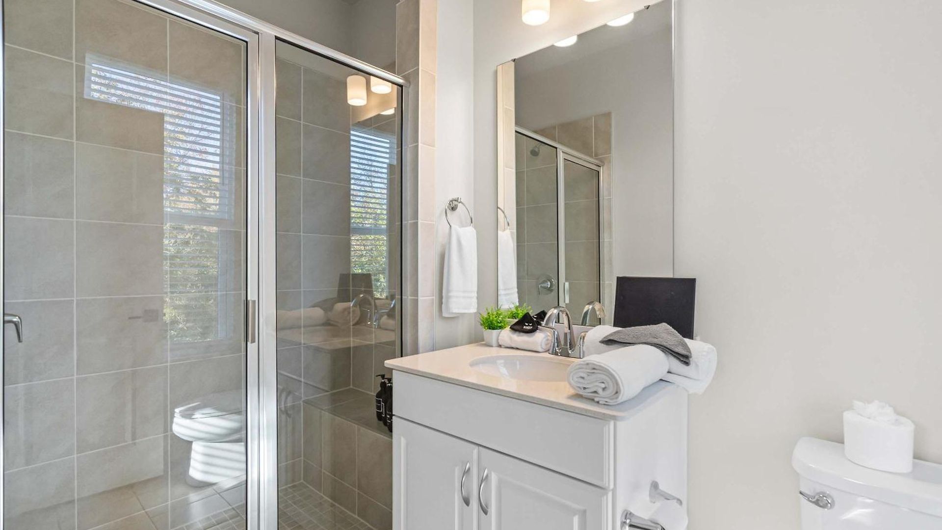 Holiday home 3br Townhouse King Bed Rooftop Uptown Clt *