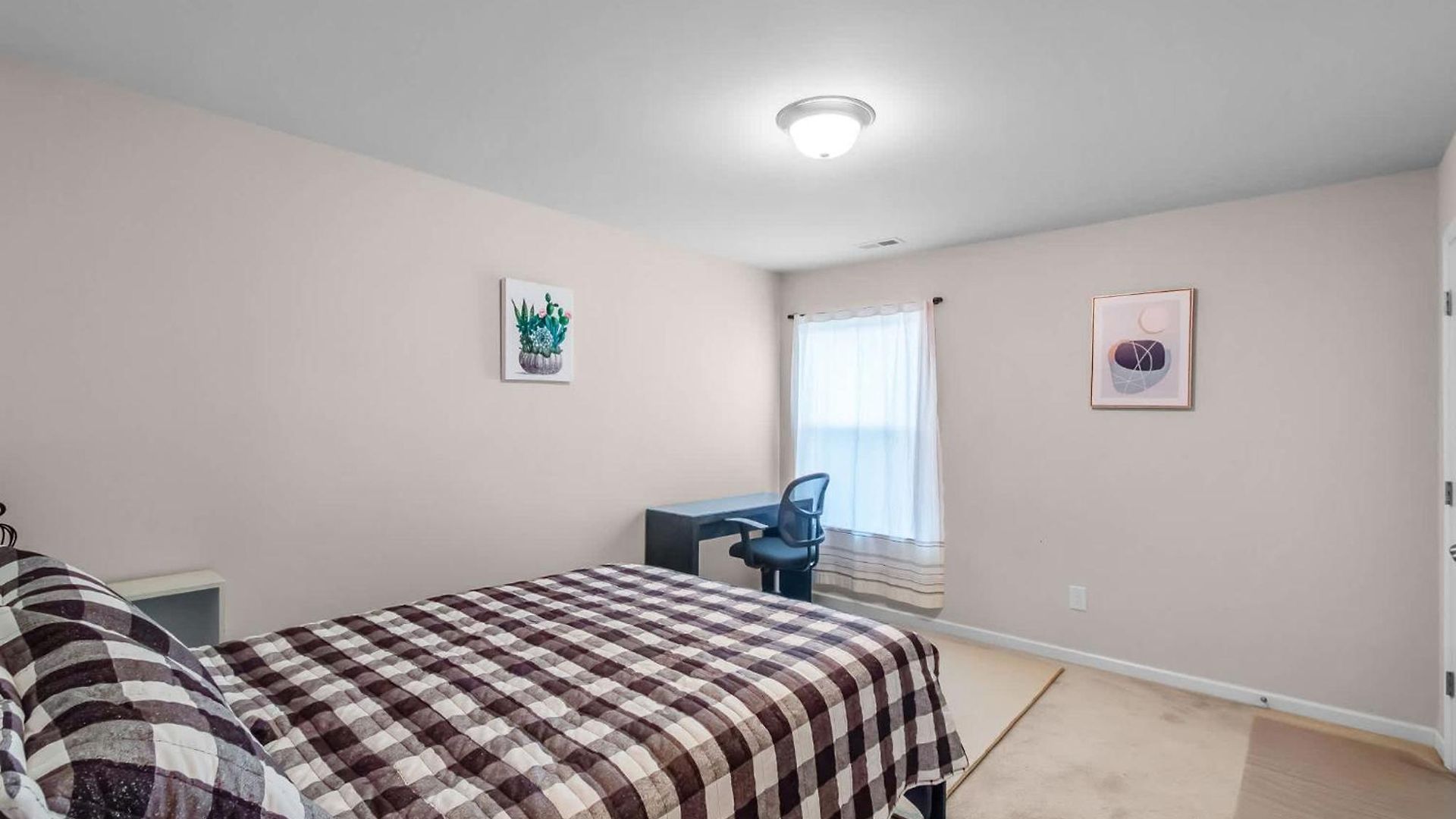 Peaceful 3br House With Ac Holiday home Charlotte