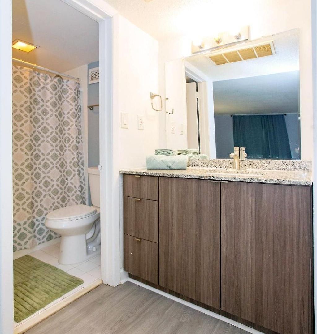 Holiday home Near Uptown & Minutes To Hospital, Free Wi-fi, Coffee & Gym