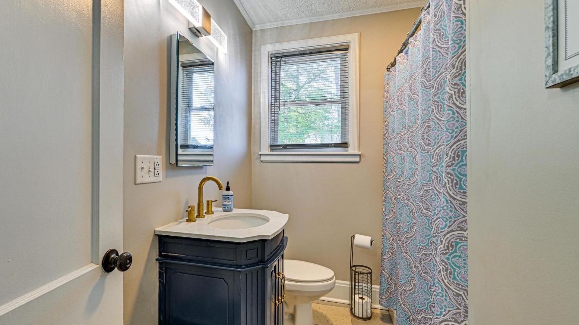 Prime Location Near Center * Charlotte