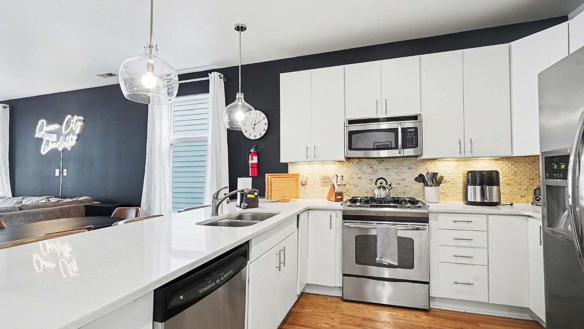 New! Minutes To Uptown Clt W King