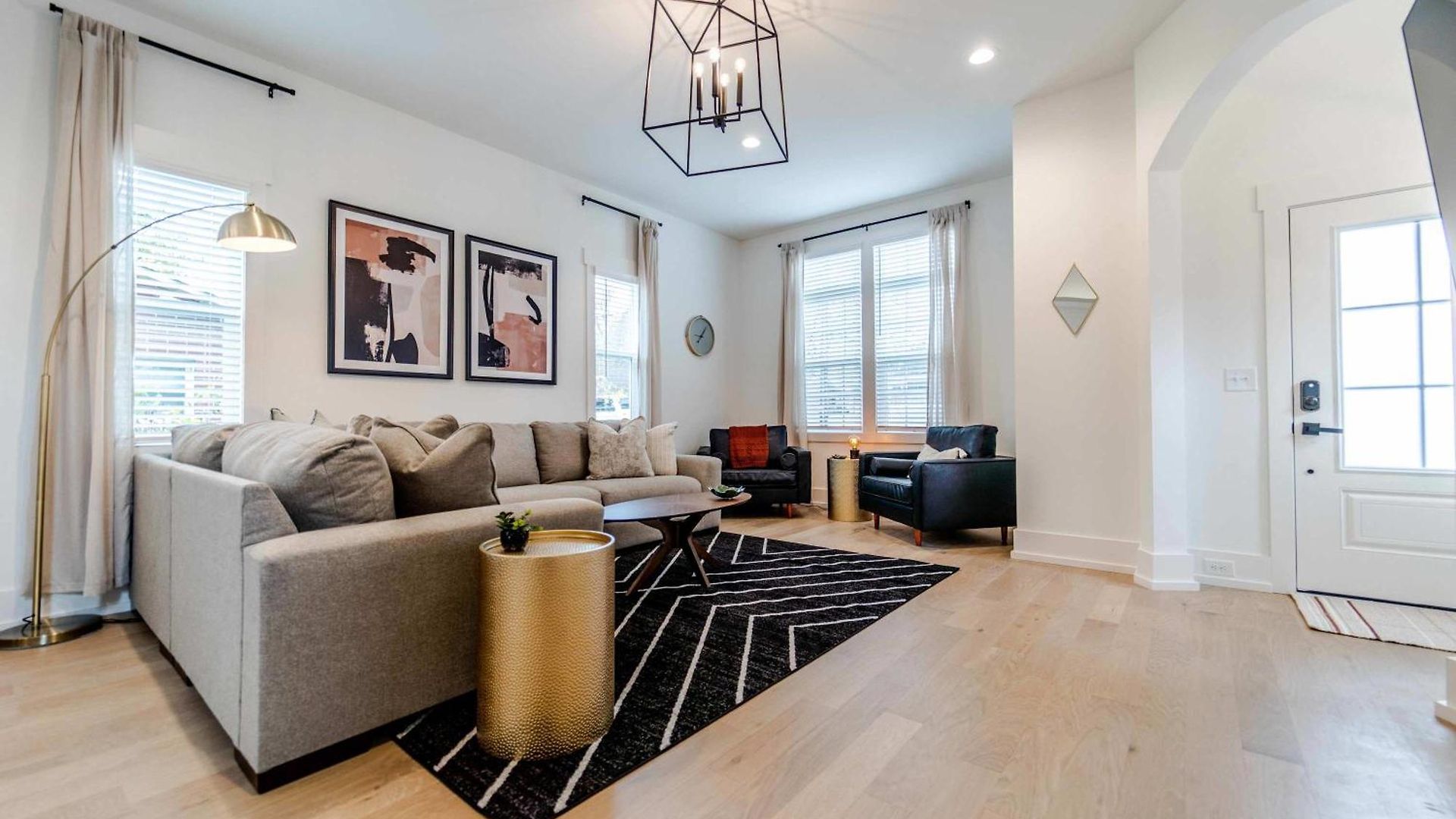 New Listing! 3br With King And Fenced In Yard *