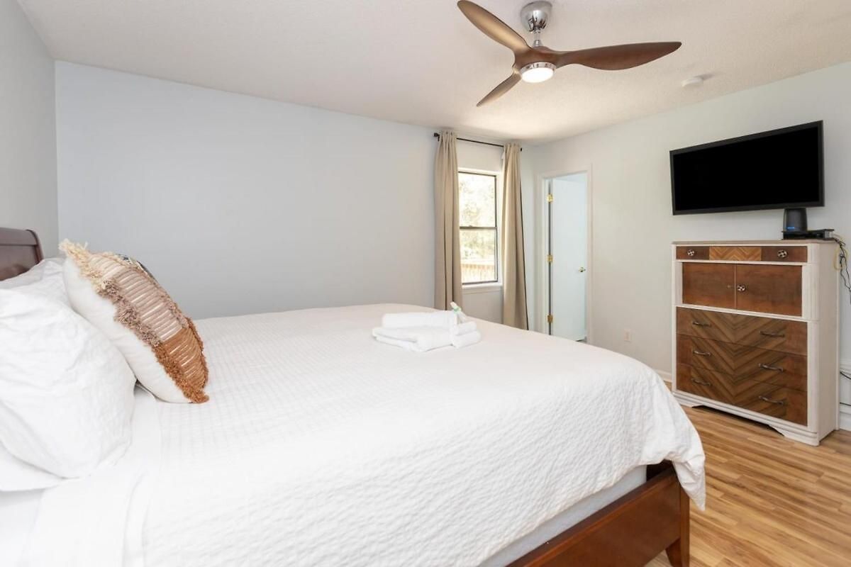 Cozy Single-story Near Pineville Hospital, Games Holiday home *