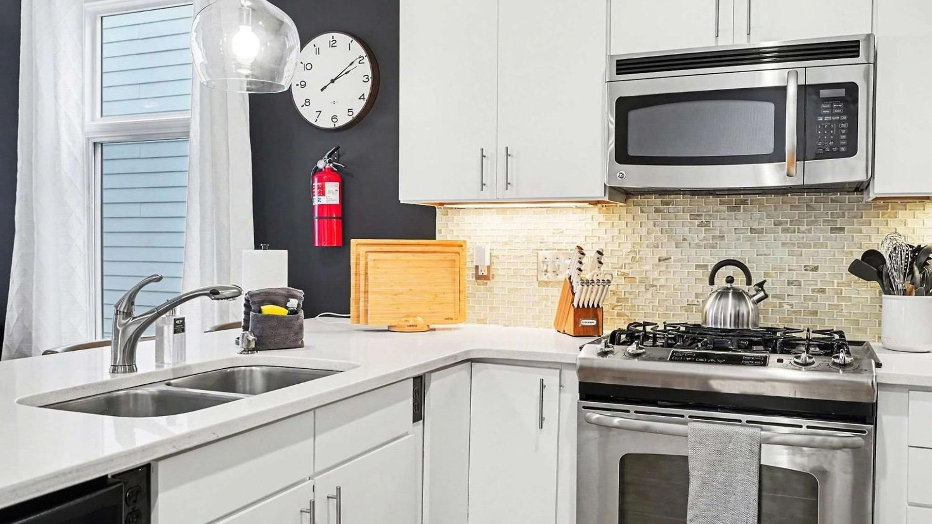 New! Minutes To Uptown Clt W King Holiday home *
