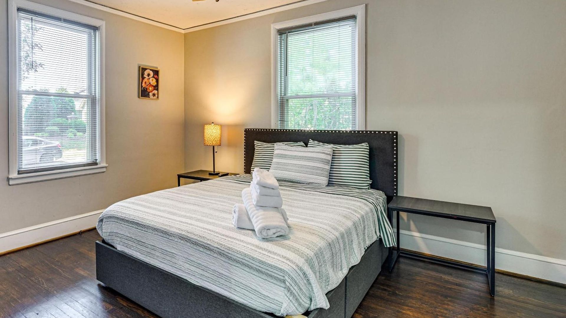 Prime Location Near Center Holiday home Charlotte
