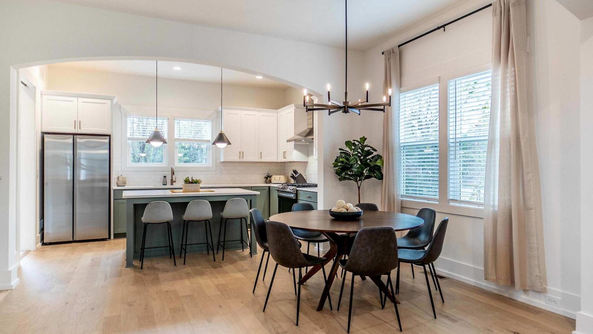 New Listing! 3br With King And Fenced In Yard *