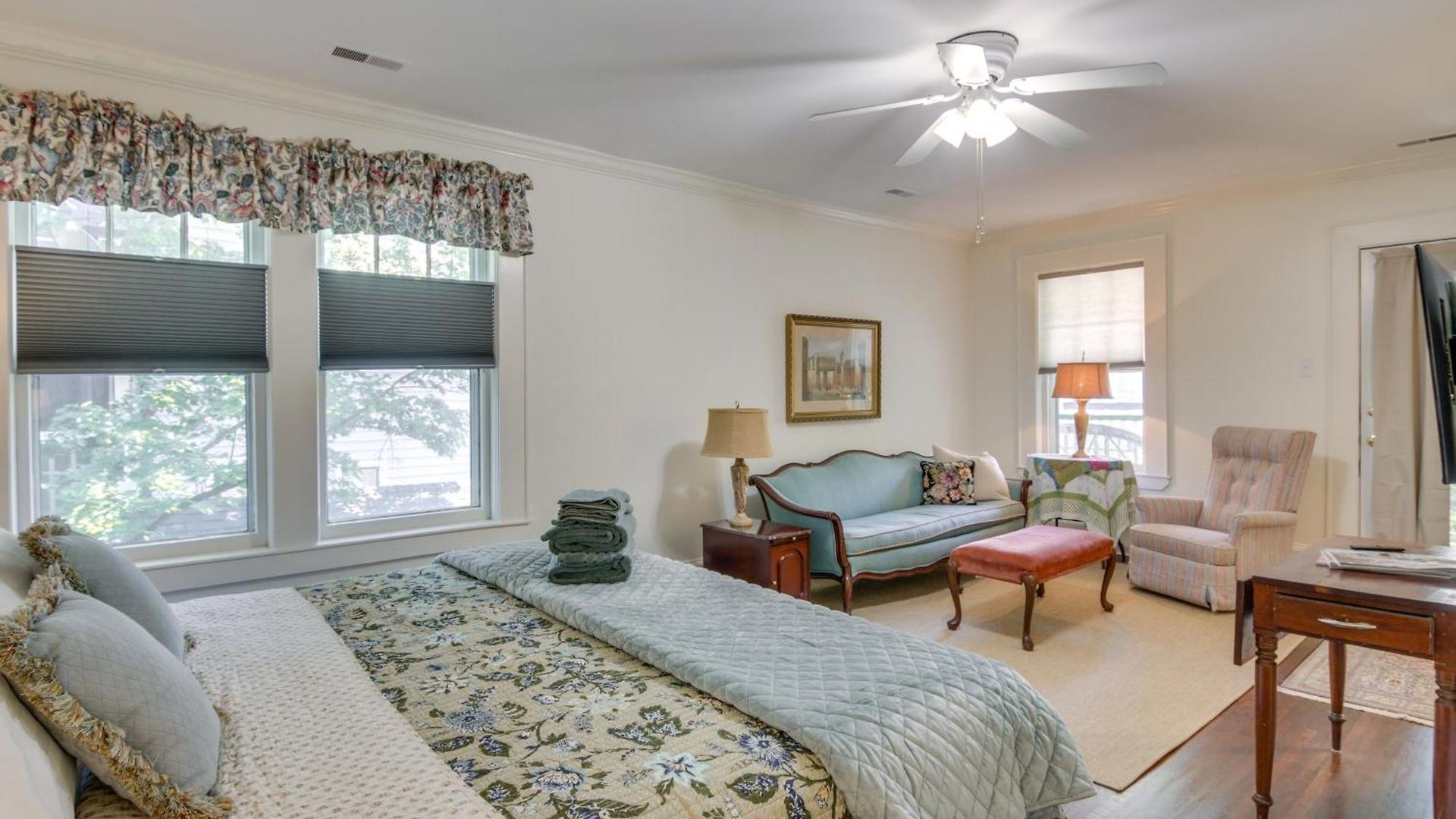 Walk To Dtwn! Historic & Elegant Gem In Holiday home