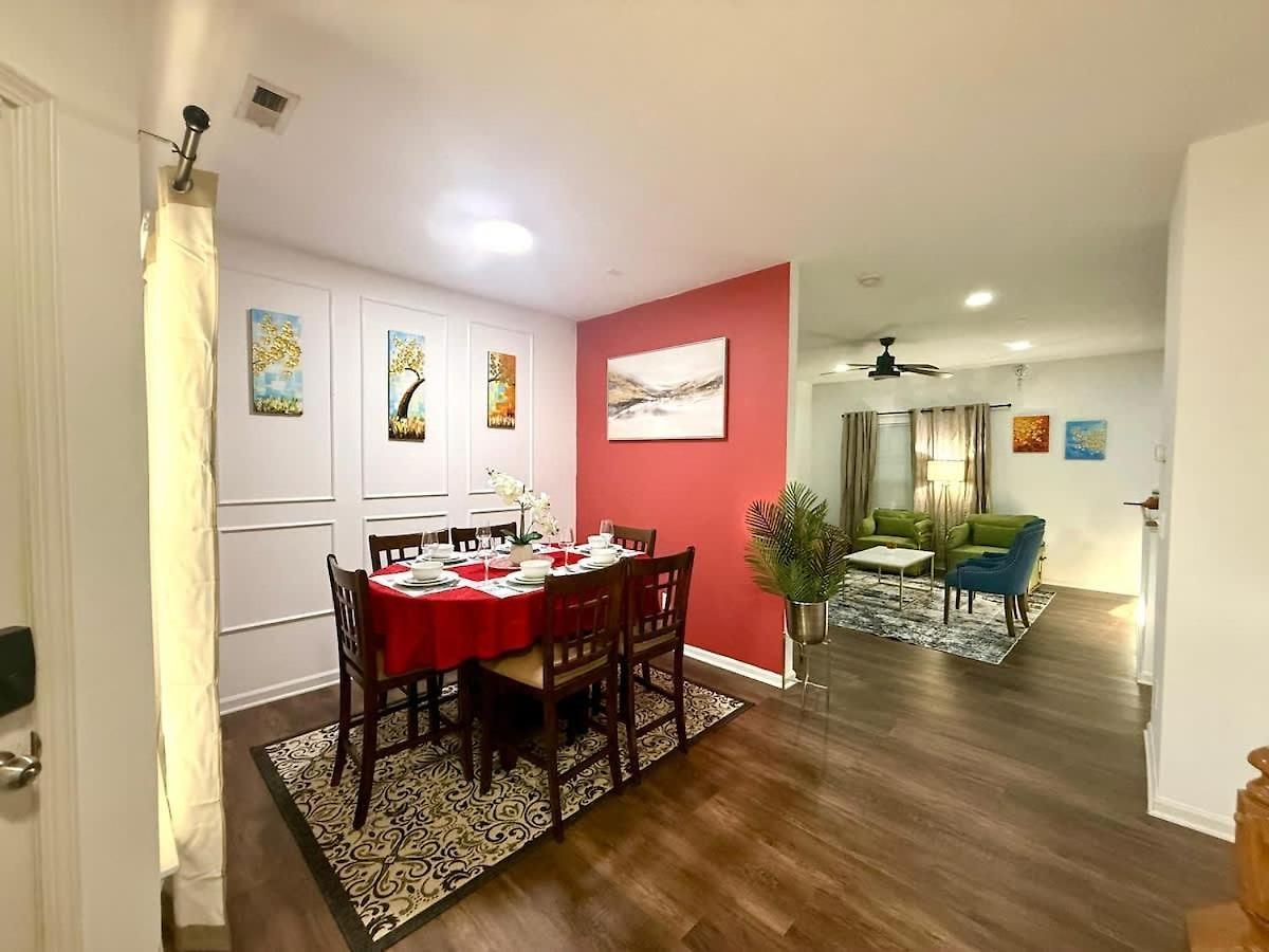 Luxe 3br 1 King 1 Queen Near Uncc & Concord Mills Holiday home *