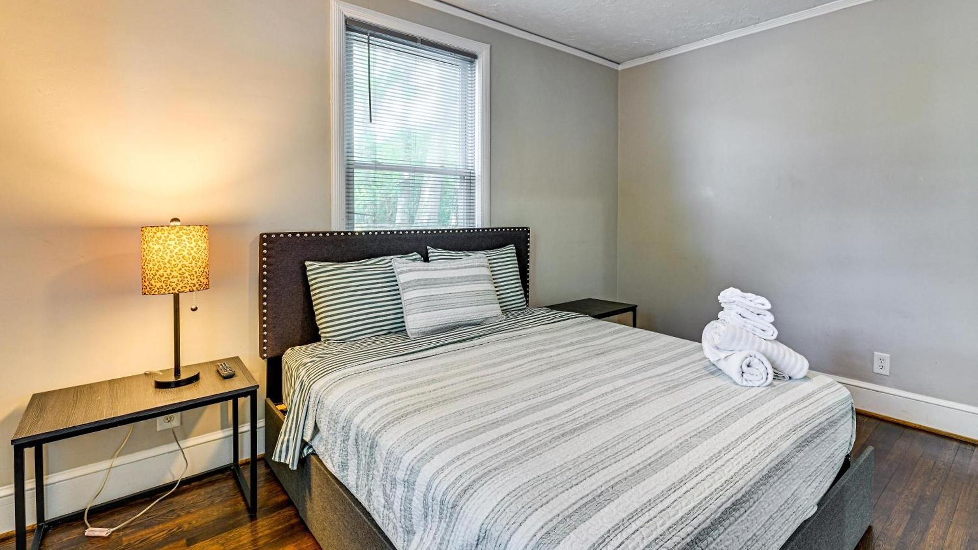 Prime Location Near Center Holiday home Charlotte