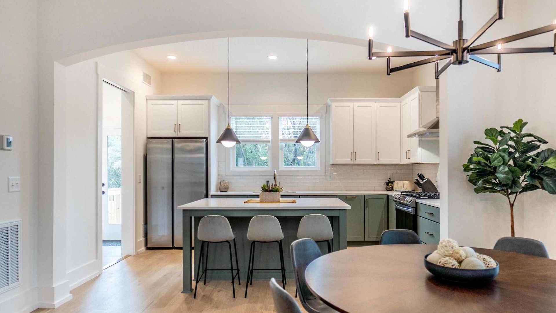 New Listing! 3br With King And Fenced In Yard *