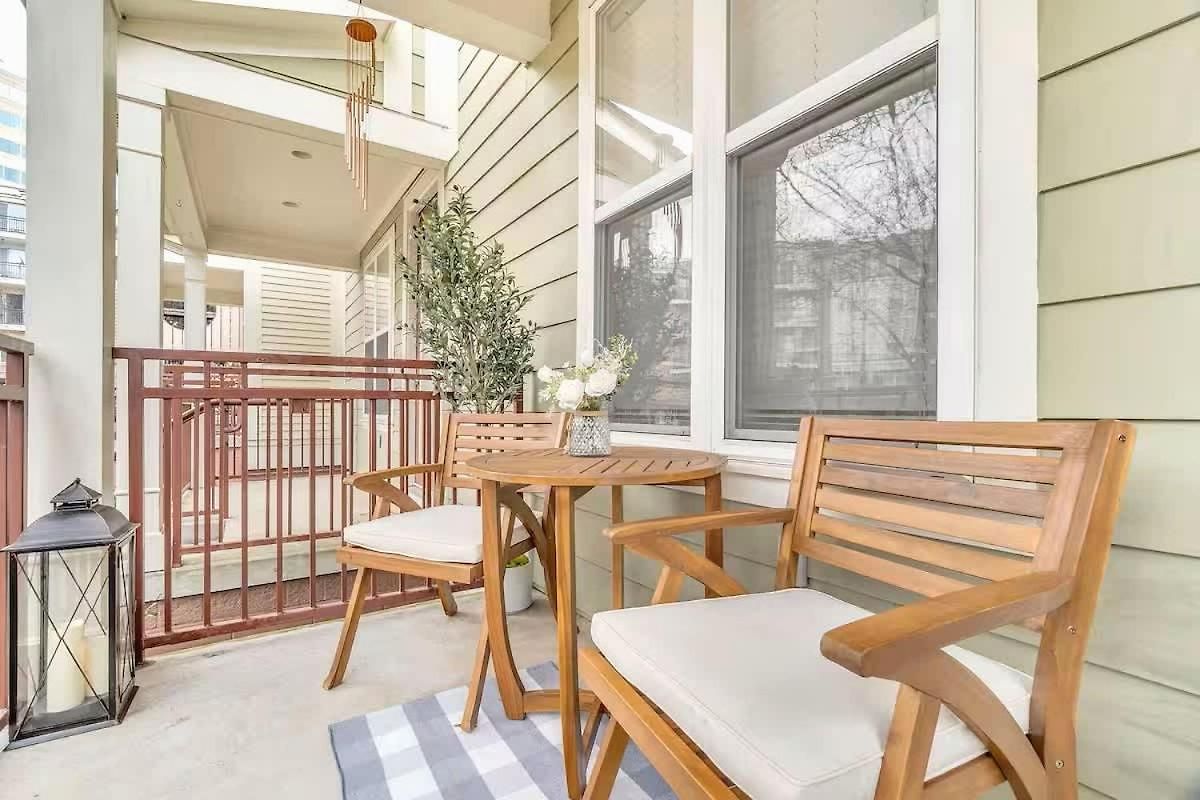 Urban Retreat Walk To Stadiums & Uptown, Including Parking & Gym *