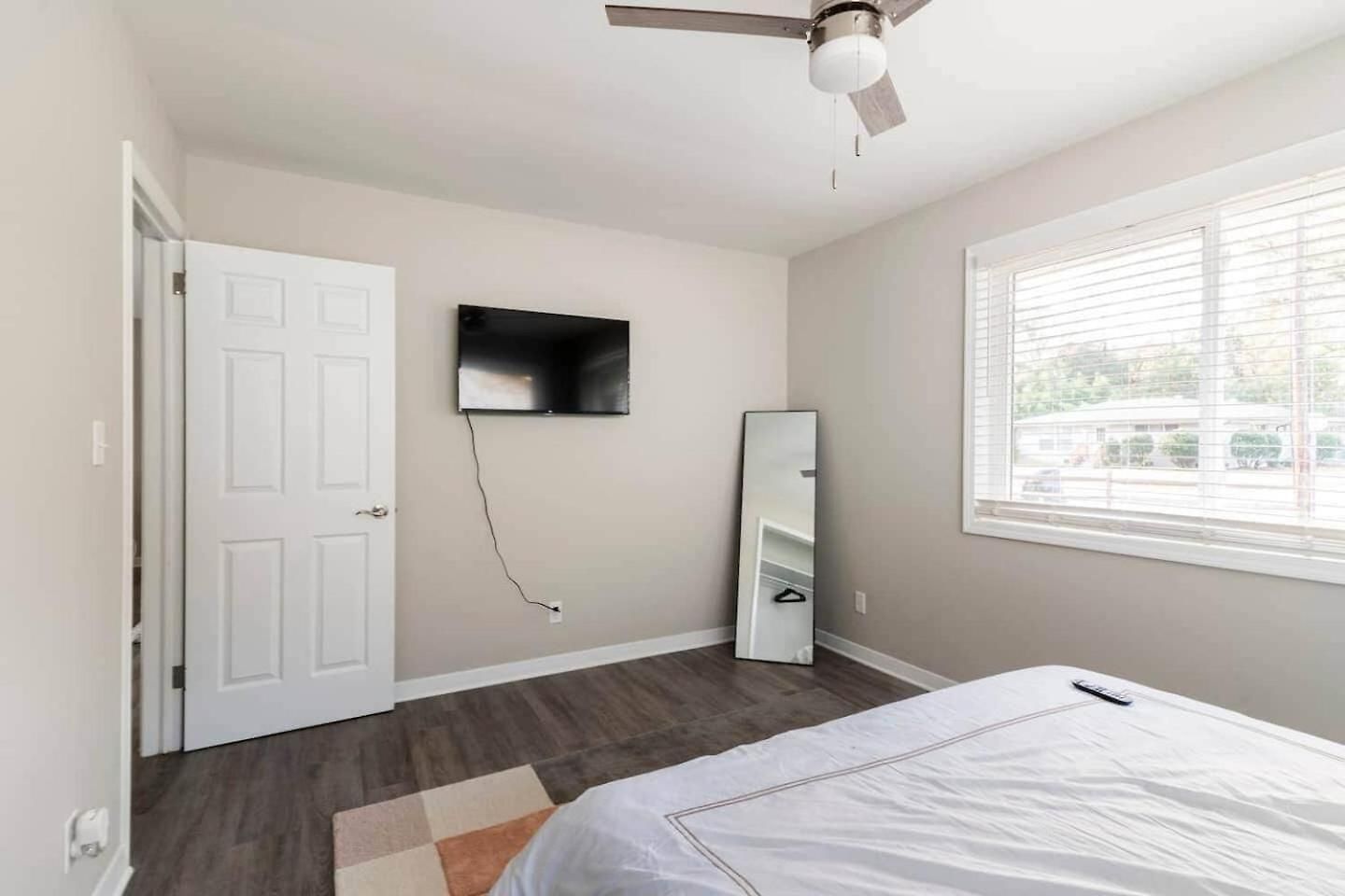Escape W/ Spacious Yard Holiday home *