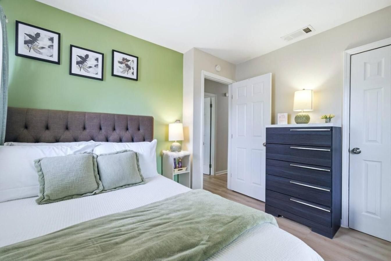 Uptown 3br Oasis - Ice Bath, Firepit, Private Yard