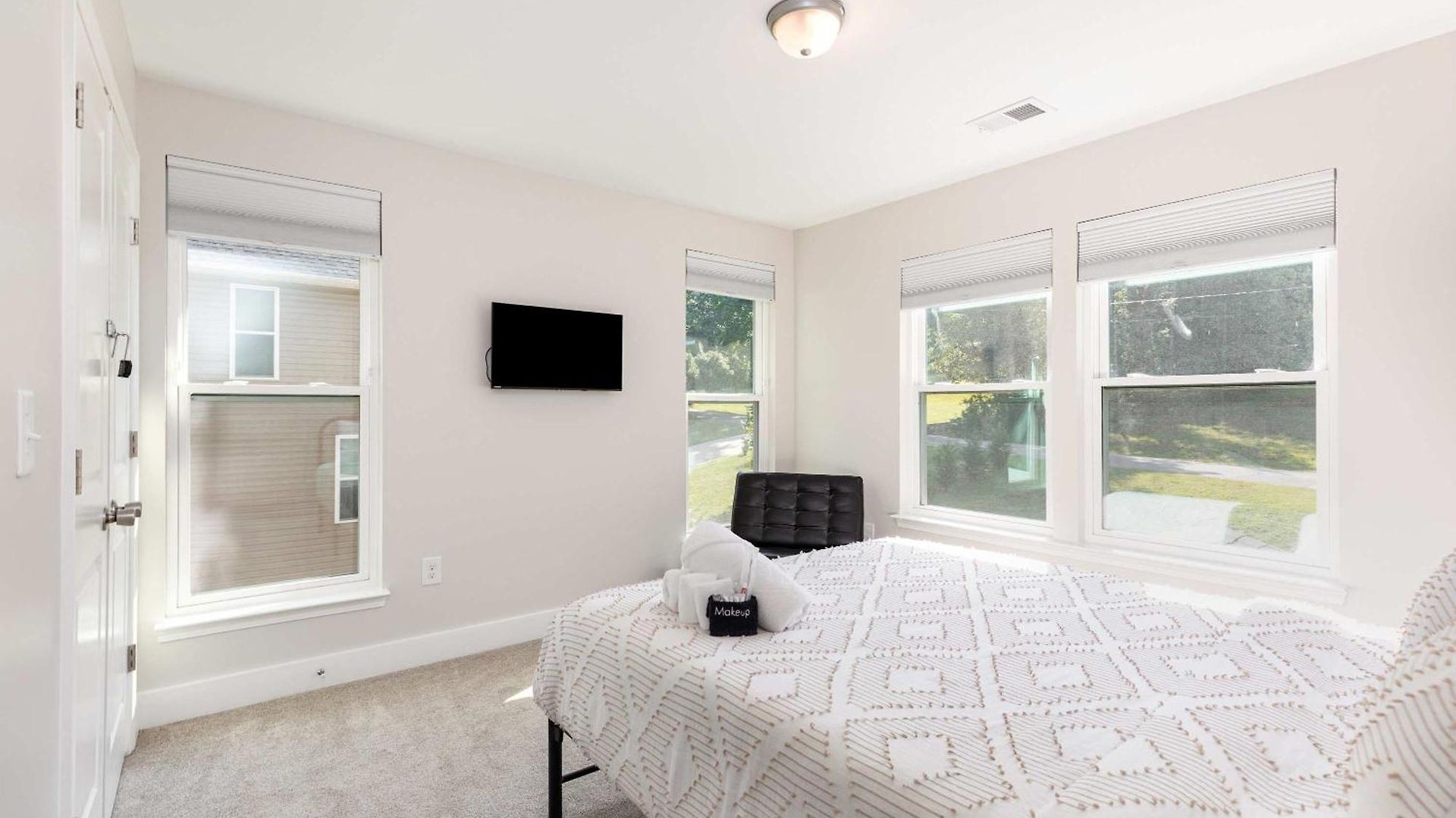 New Listing! Sleeps 11 - Fenced In Backyard *