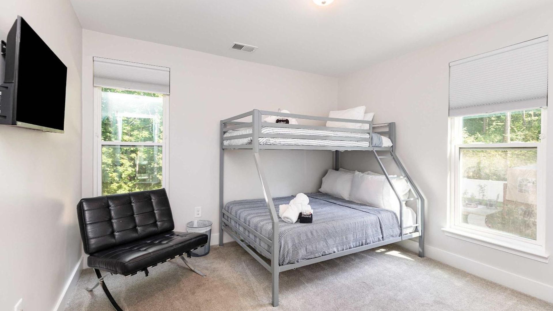 New Listing! Sleeps 11 - Fenced In Backyard Charlotte